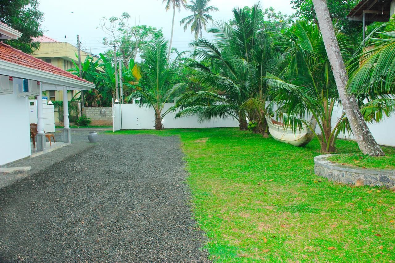 Villa Palm Breeze Polhena Exterior foto
